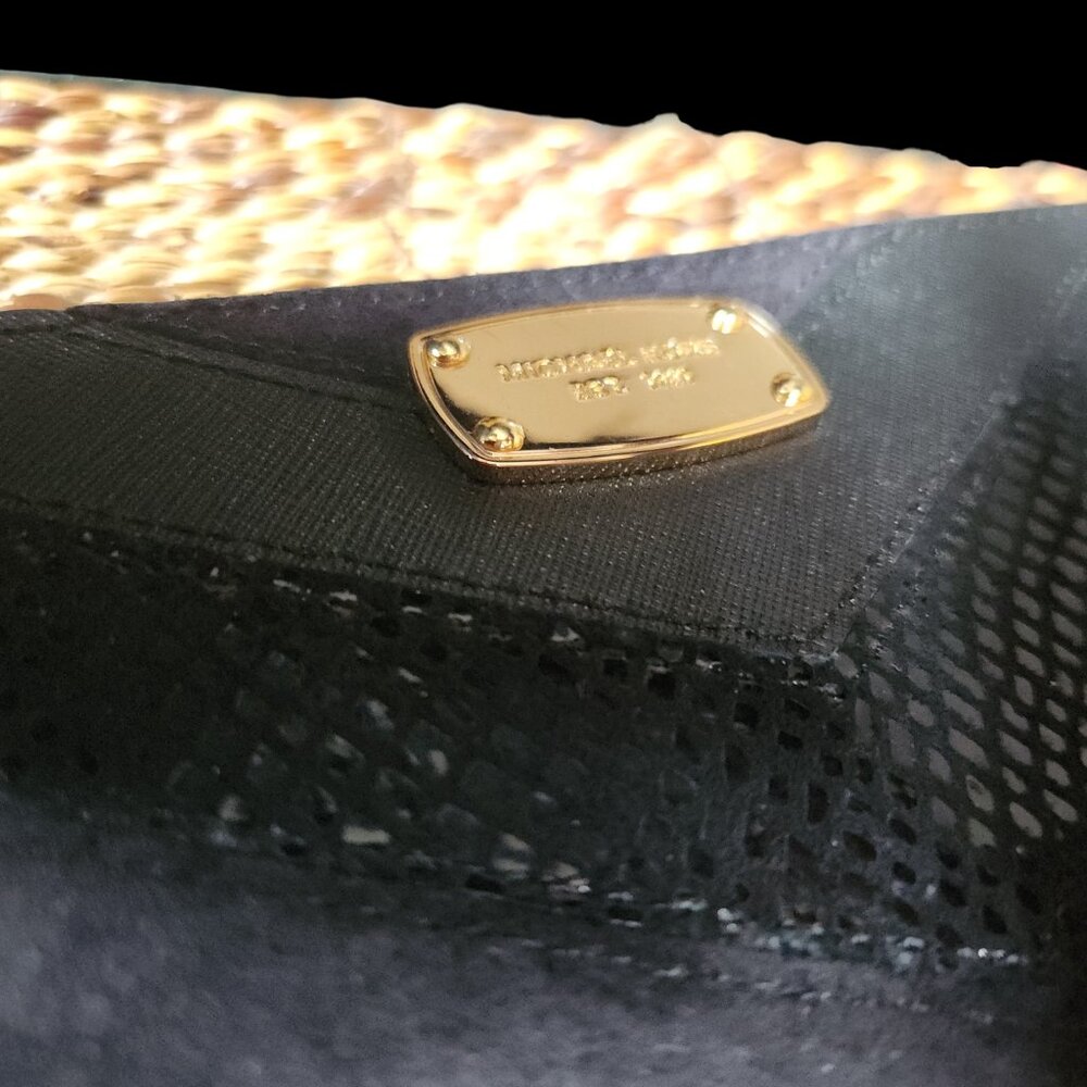 MICHAEL KORS JET SET Clutch Chevron Leather Suede Mixed Media Black NWOT $148 - Picture 7 of 8